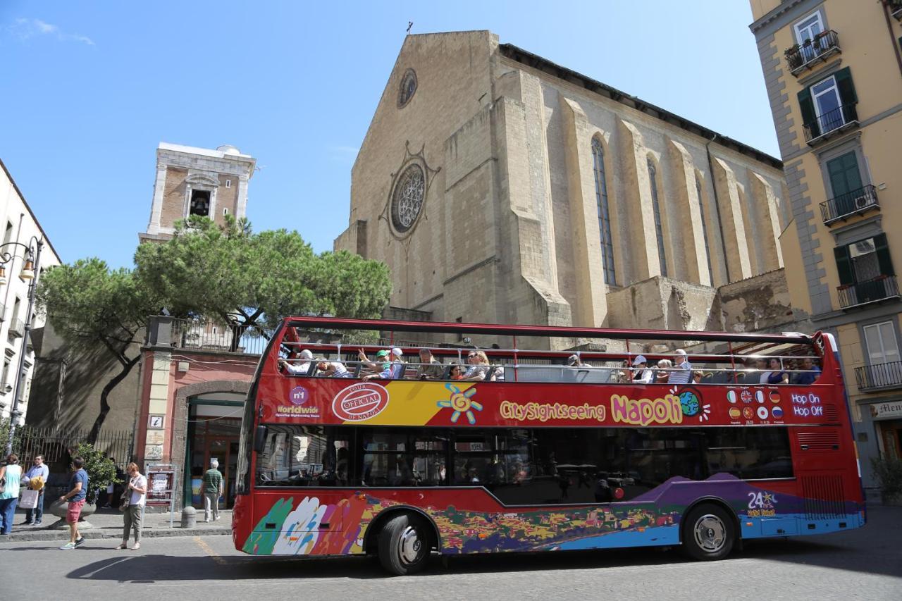 Palazzo Carafa Della Spina - Maison De Charme Napoli Bagian luar foto