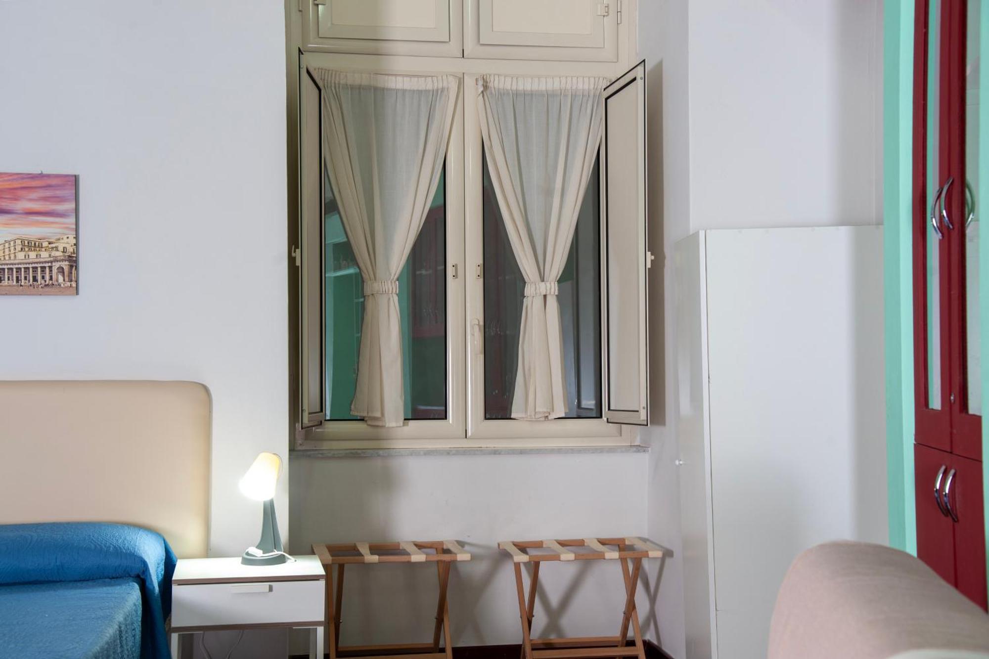 Palazzo Carafa Della Spina - Maison De Charme Napoli Bagian luar foto